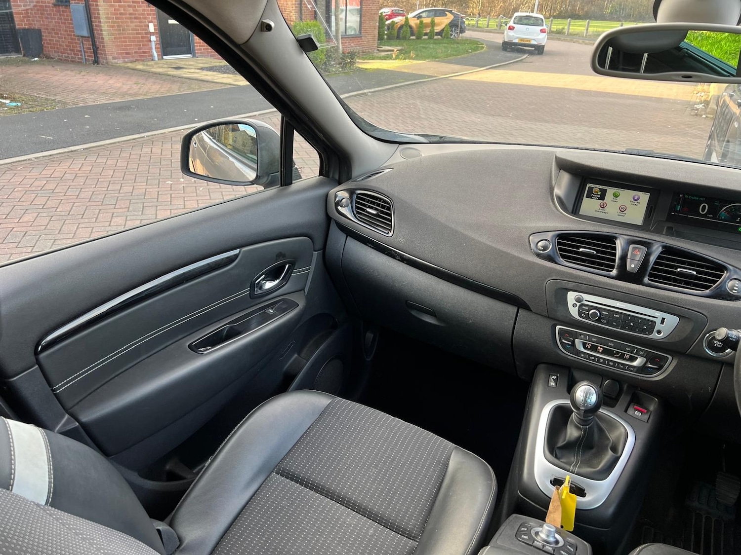 Used Renault Grand Scenic 2015 for sale - 77050303: Photo 42