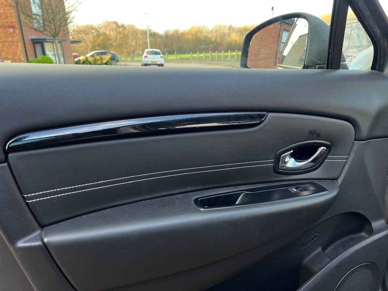 Used Renault Grand Scenic 2015 for sale - 77050303: Photo 45