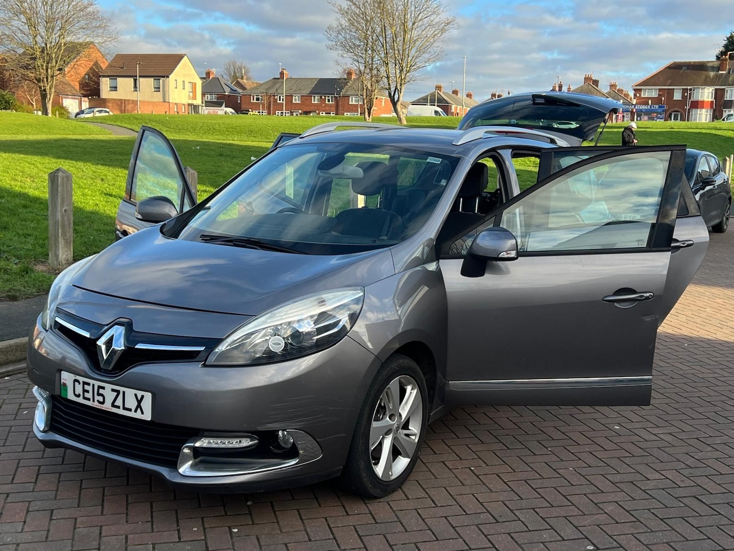 Used Renault Grand Scenic 2015 for sale - 77050303: Photo 47