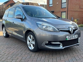 Used Renault Grand Scenic 2015 for sale - 77050303: Photo