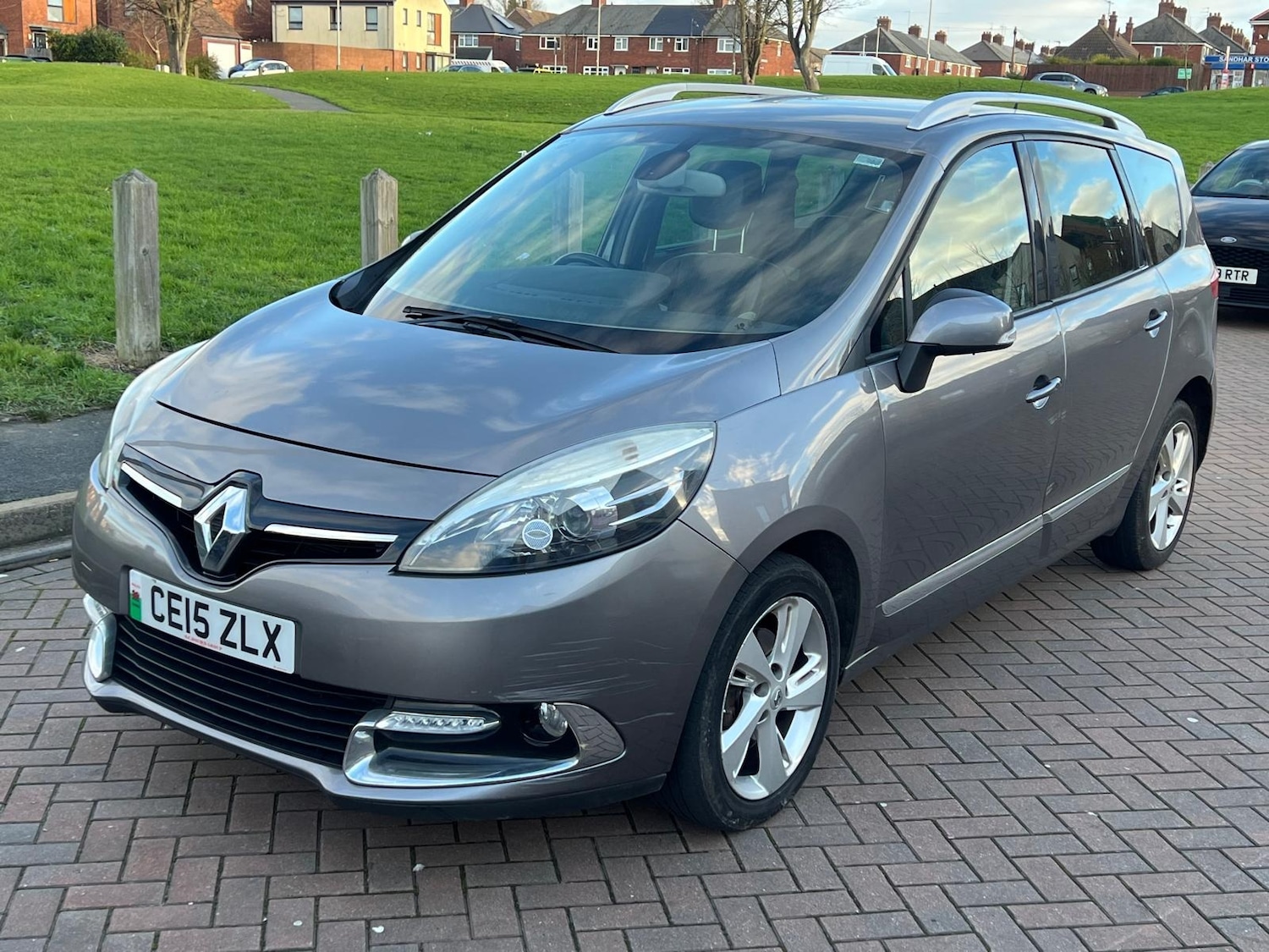 Used Renault Grand Scenic 2015 for sale - 77050303: Photo 5
