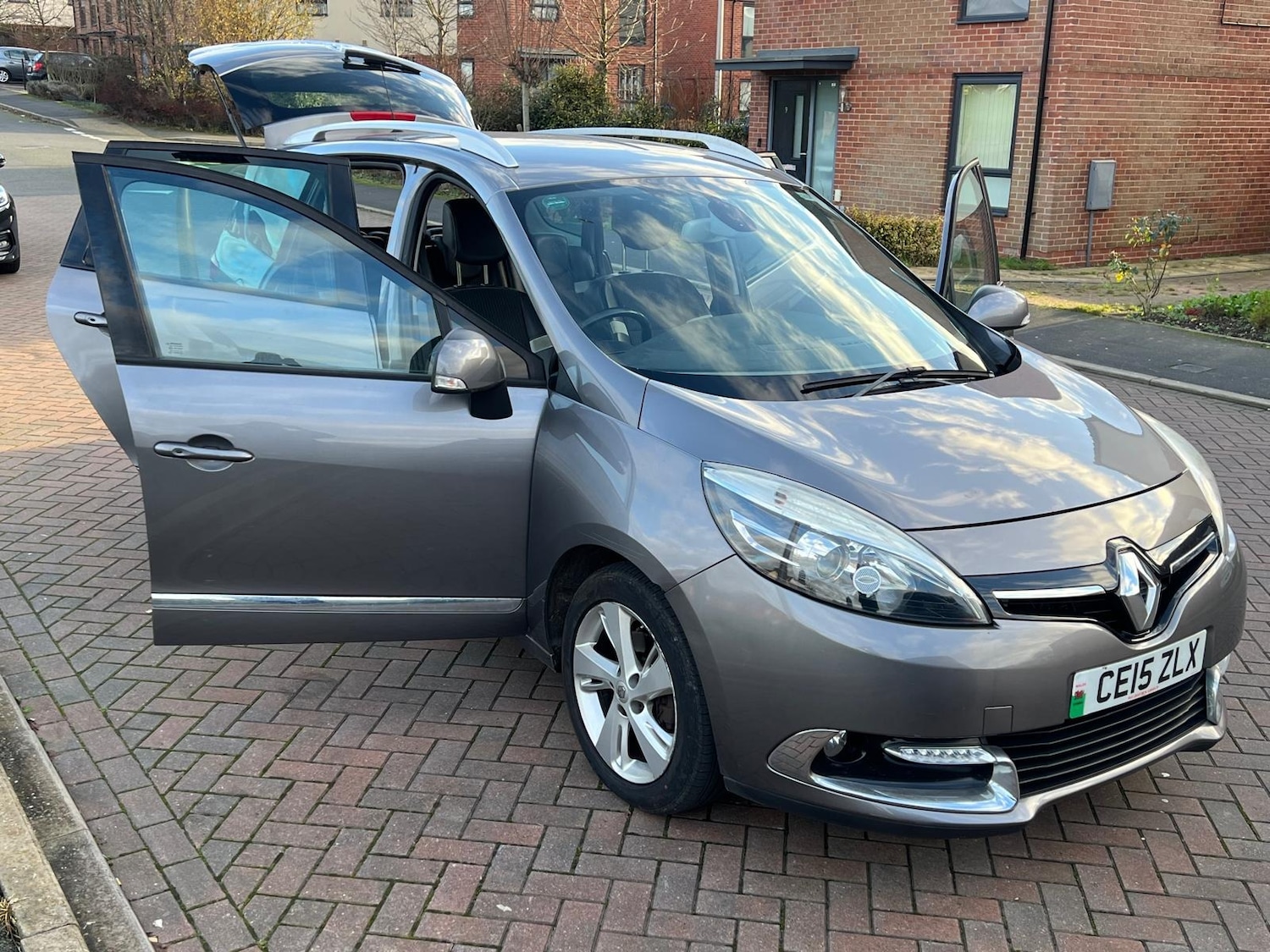 Used Renault Grand Scenic 2015 for sale - 77050303: Photo 51