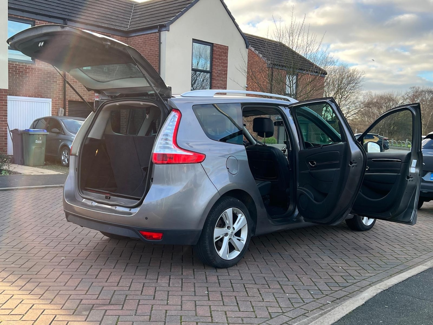 Used Renault Grand Scenic 2015 for sale - 77050303: Photo 53