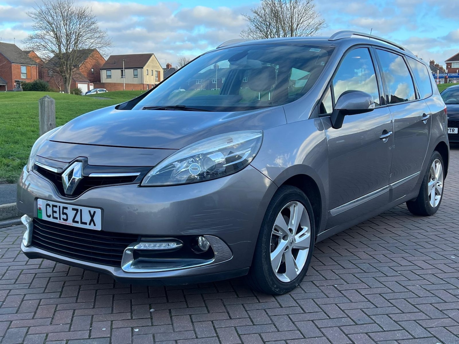 Used Renault Grand Scenic 2015 for sale - 77050303: Photo 6