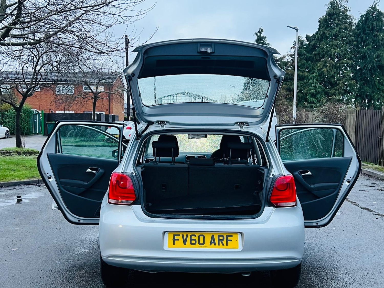 Used Volkswagen Polo 2010 for sale - 77549263: Photo 24