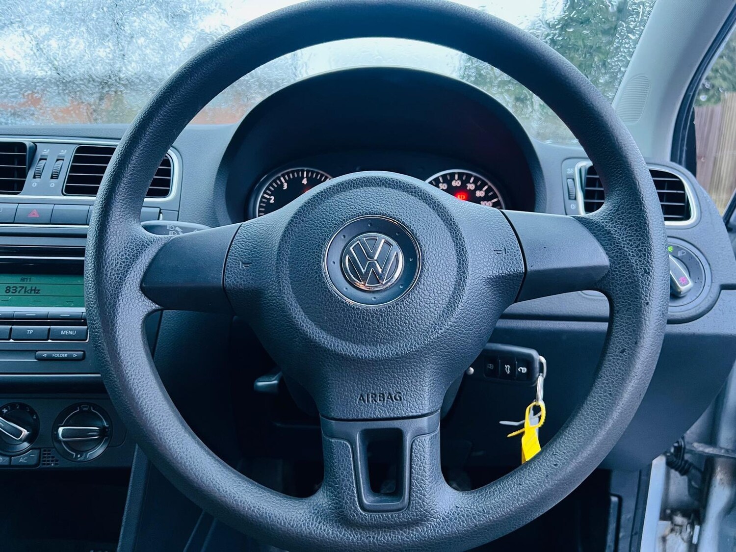 Used Volkswagen Polo 2010 for sale - 77549263: Photo 35