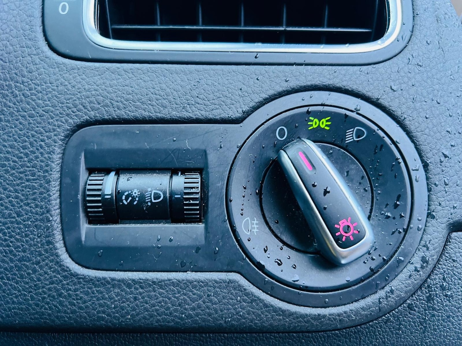 Used Volkswagen Polo 2010 for sale - 77549263: Photo 39