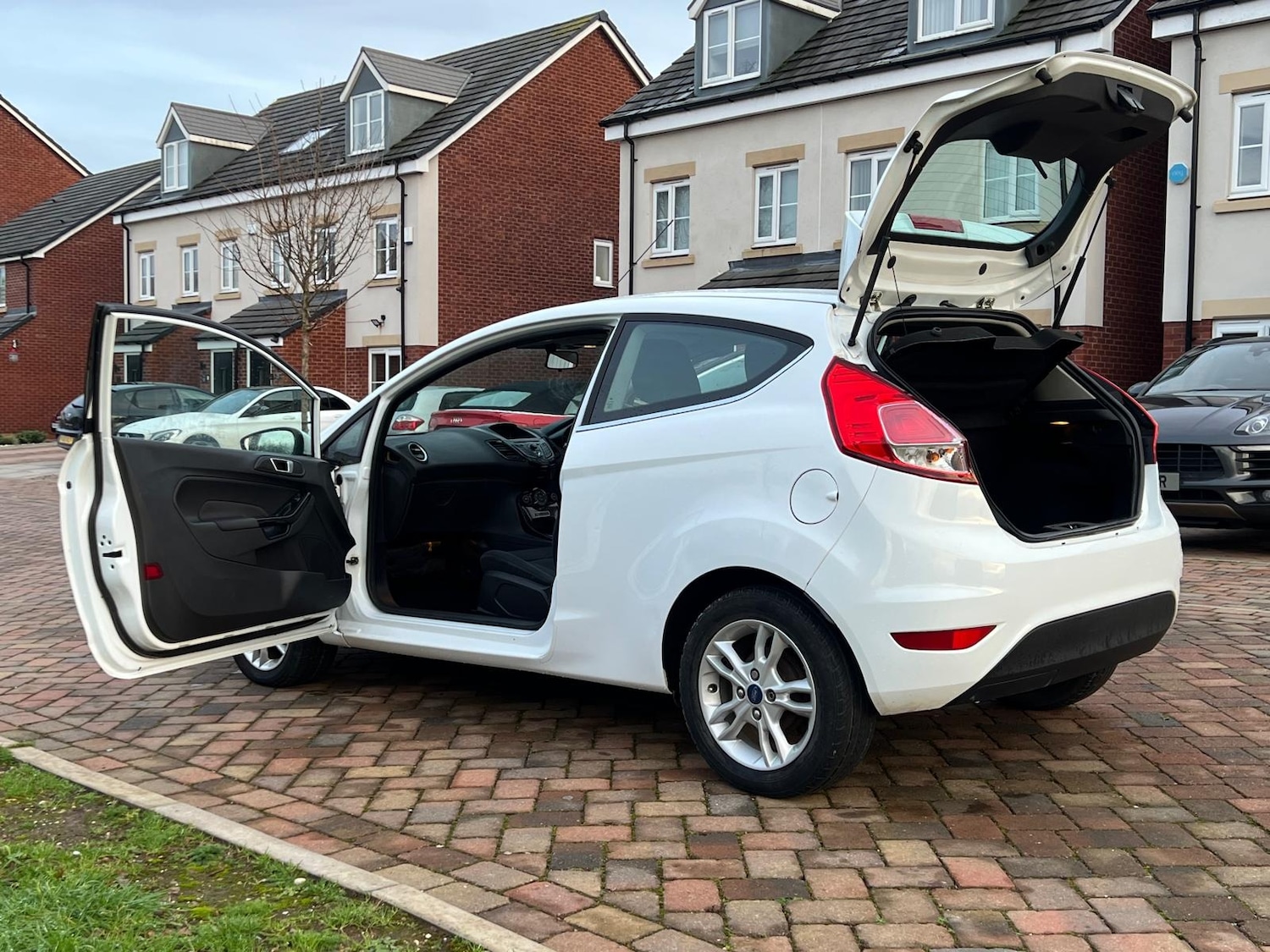 Used Ford Fiesta 2014 for sale - 77157245: Photo 45