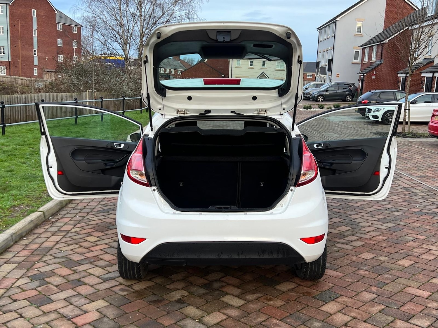 Used Ford Fiesta 2014 for sale - 77157245: Photo 48