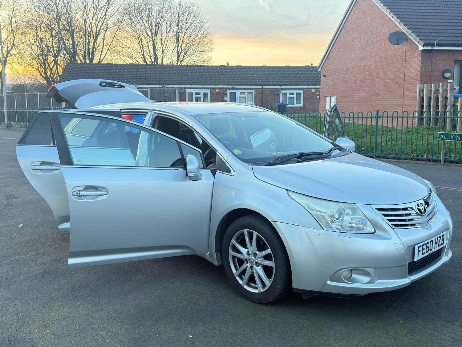 Used Toyota Avensis 2010 for sale - 77941614: Photo 16