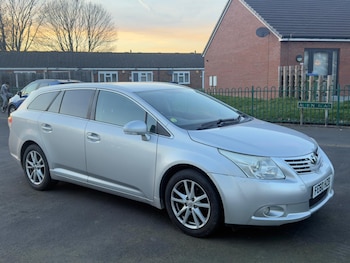 Used Toyota Avensis 2010 for sale - 77941614: Photo