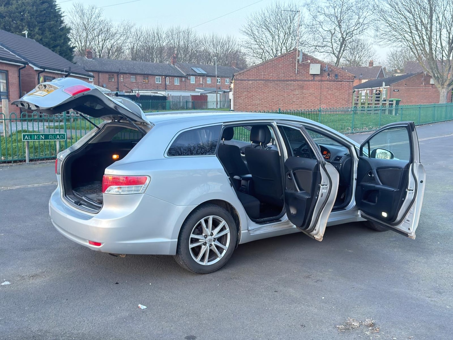 Used Toyota Avensis 2010 for sale - 77941614: Photo 25