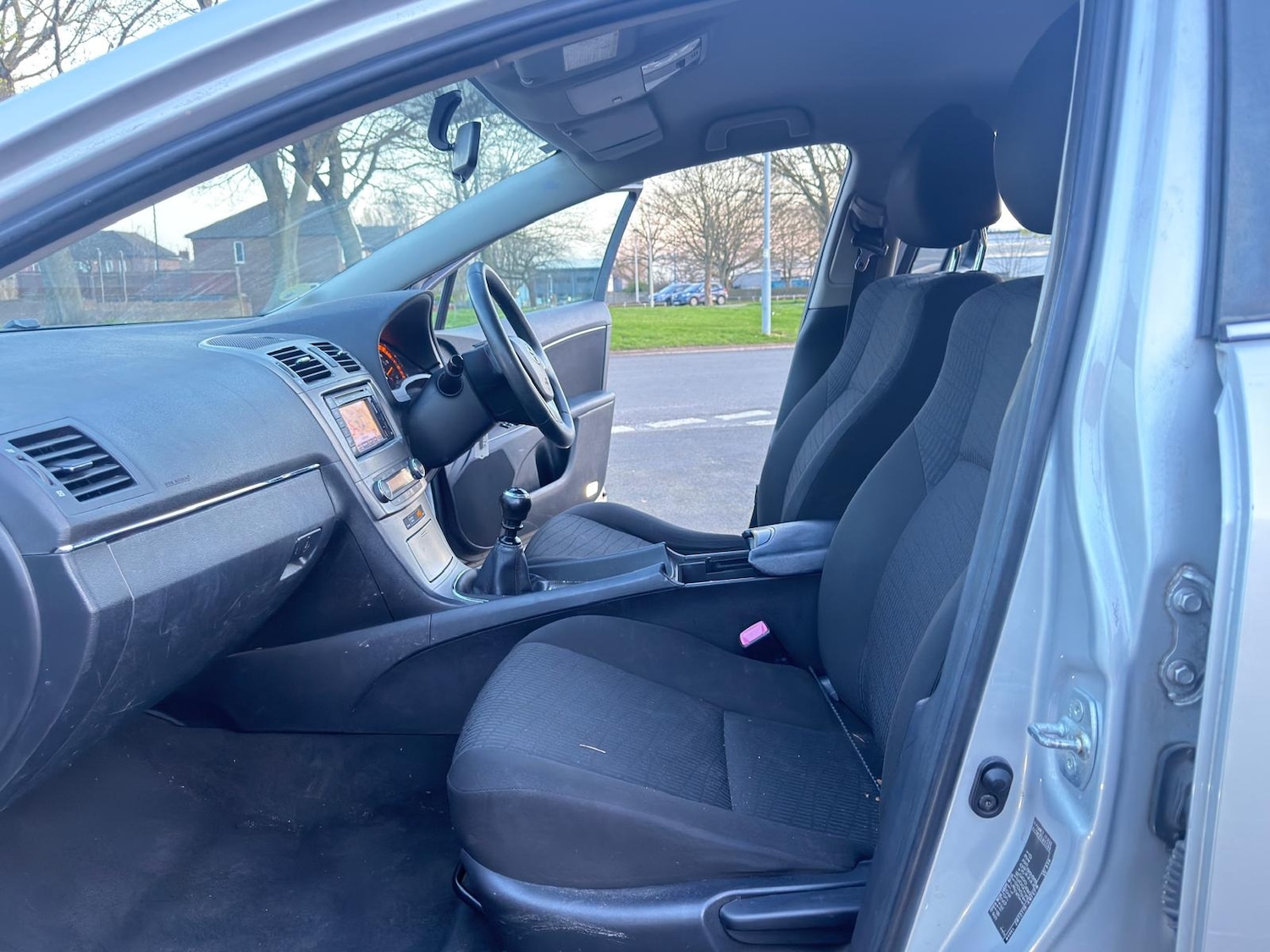 Used Toyota Avensis 2010 for sale - 77941614: Photo 33