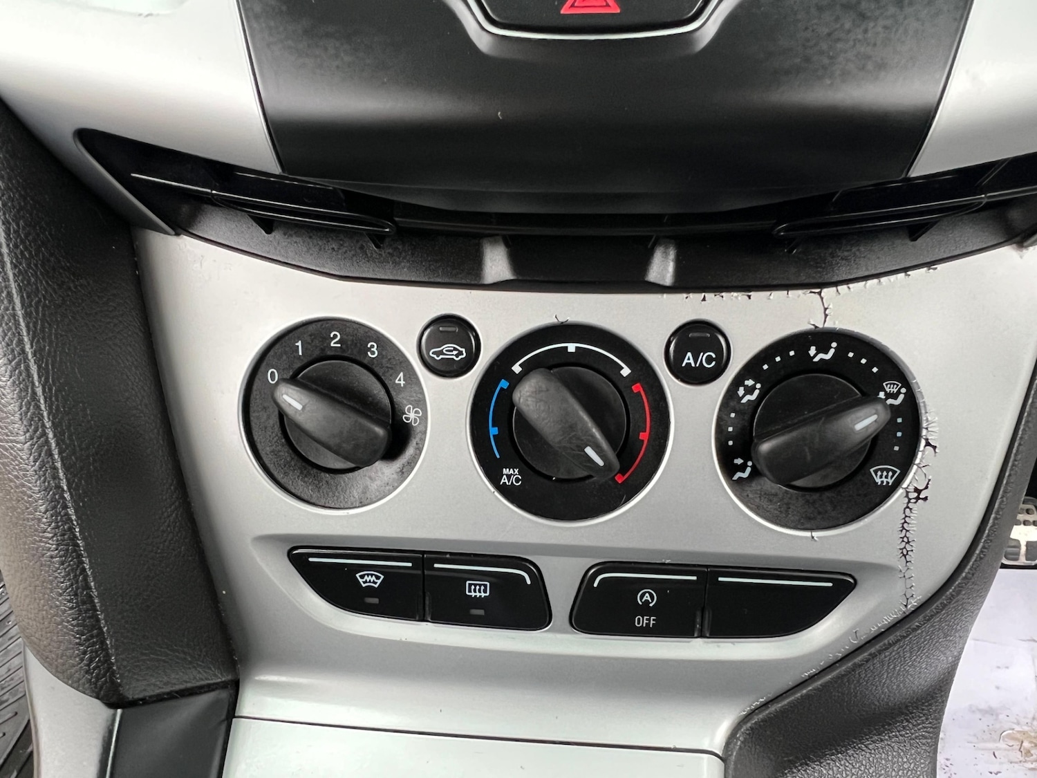 Used Ford Focus 2012 for sale - 76370035: Photo 16