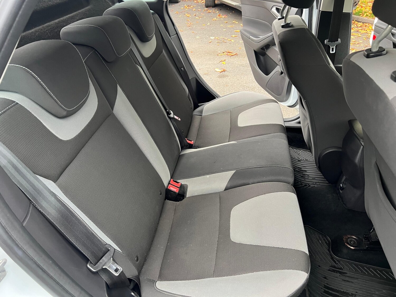 Used Ford Focus 2012 for sale - 76370035: Photo 22