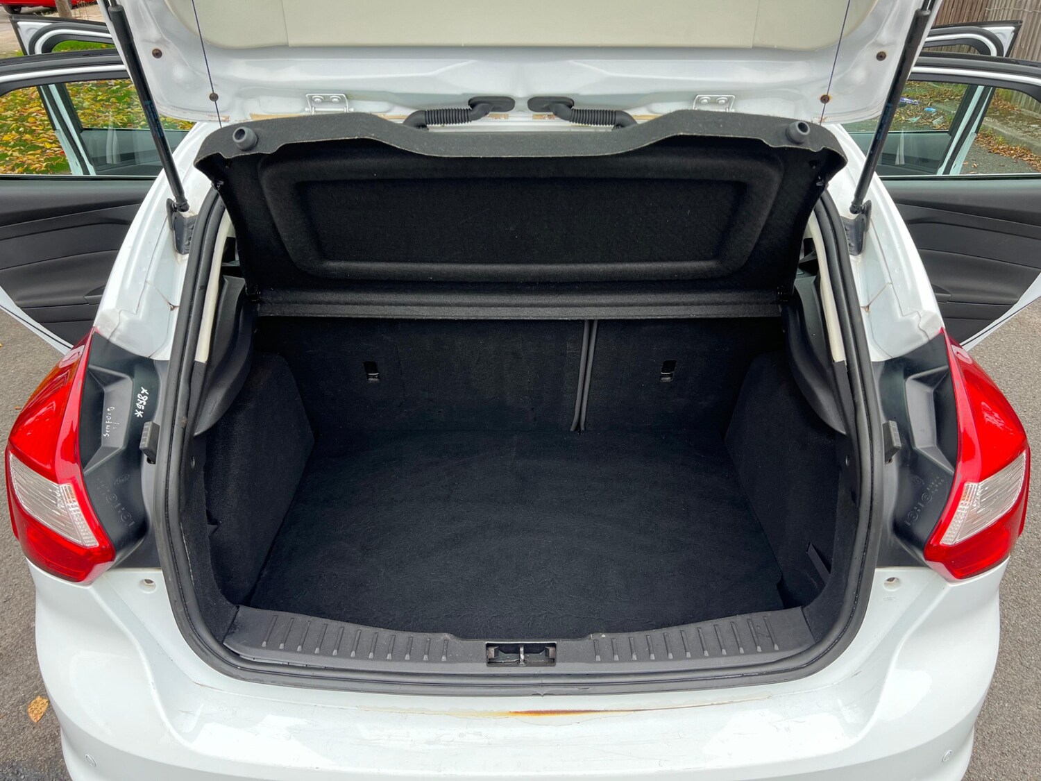 Used Ford Focus 2012 for sale - 76370035: Photo 23