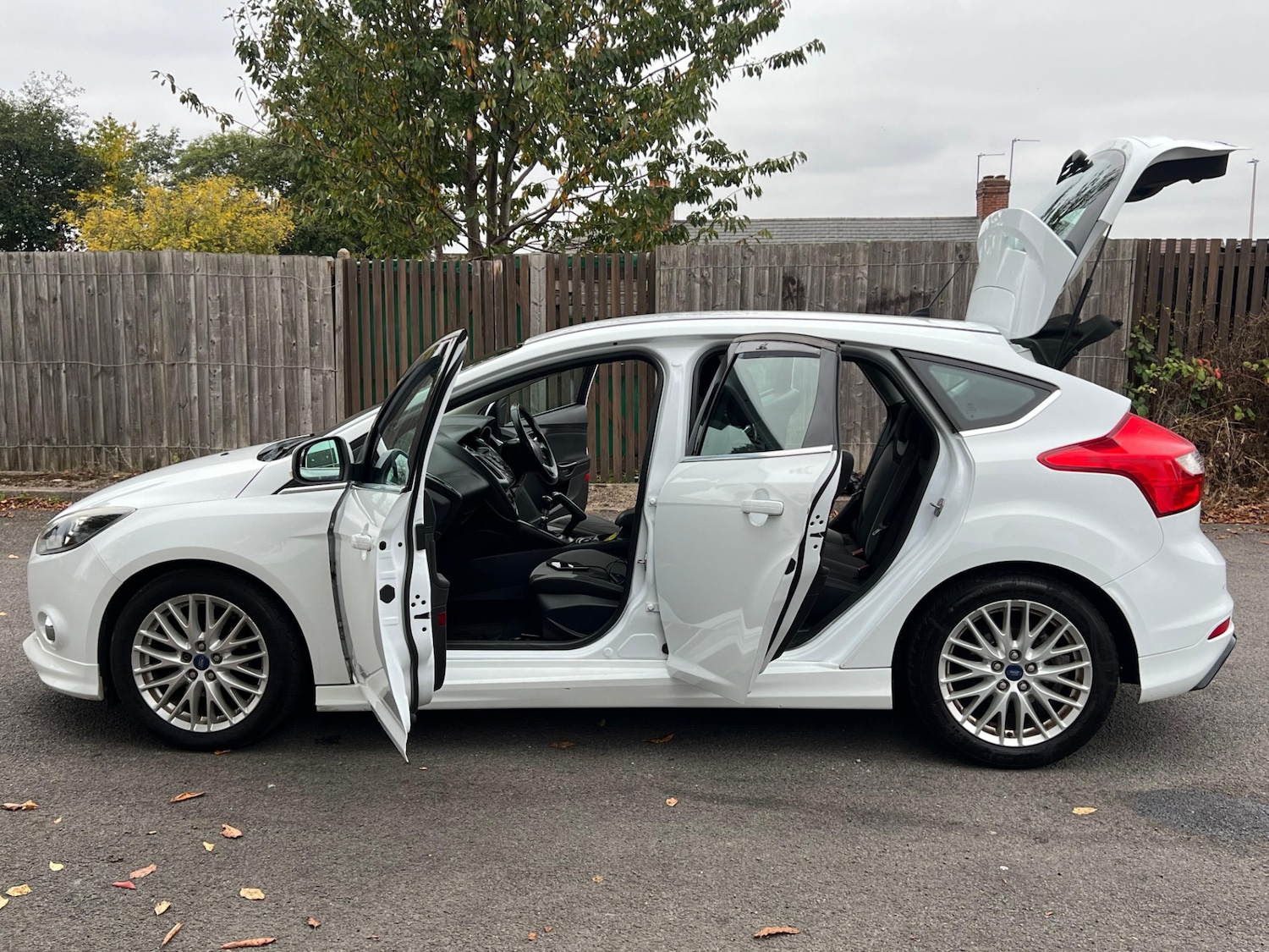 Used Ford Focus 2012 for sale - 76370035: Photo 34