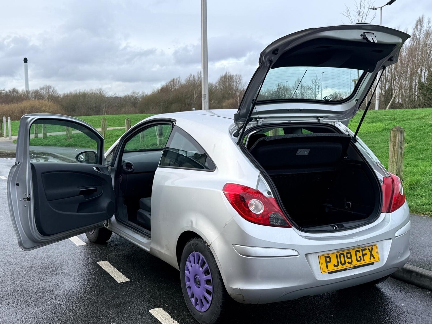 Used Vauxhall Corsa 2009 for sale - 77511566: Photo 24