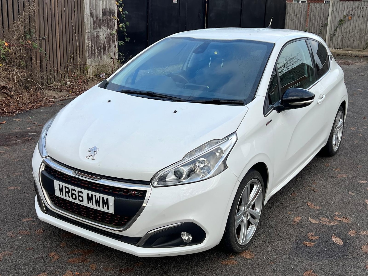 Used Peugeot 208 2016 for sale - 76574220: Photo 2
