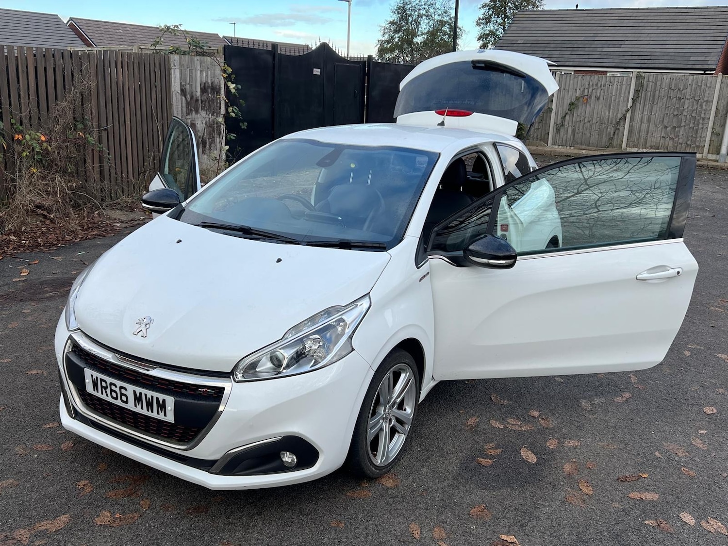 Used Peugeot 208 2016 for sale - 76574220: Photo 20