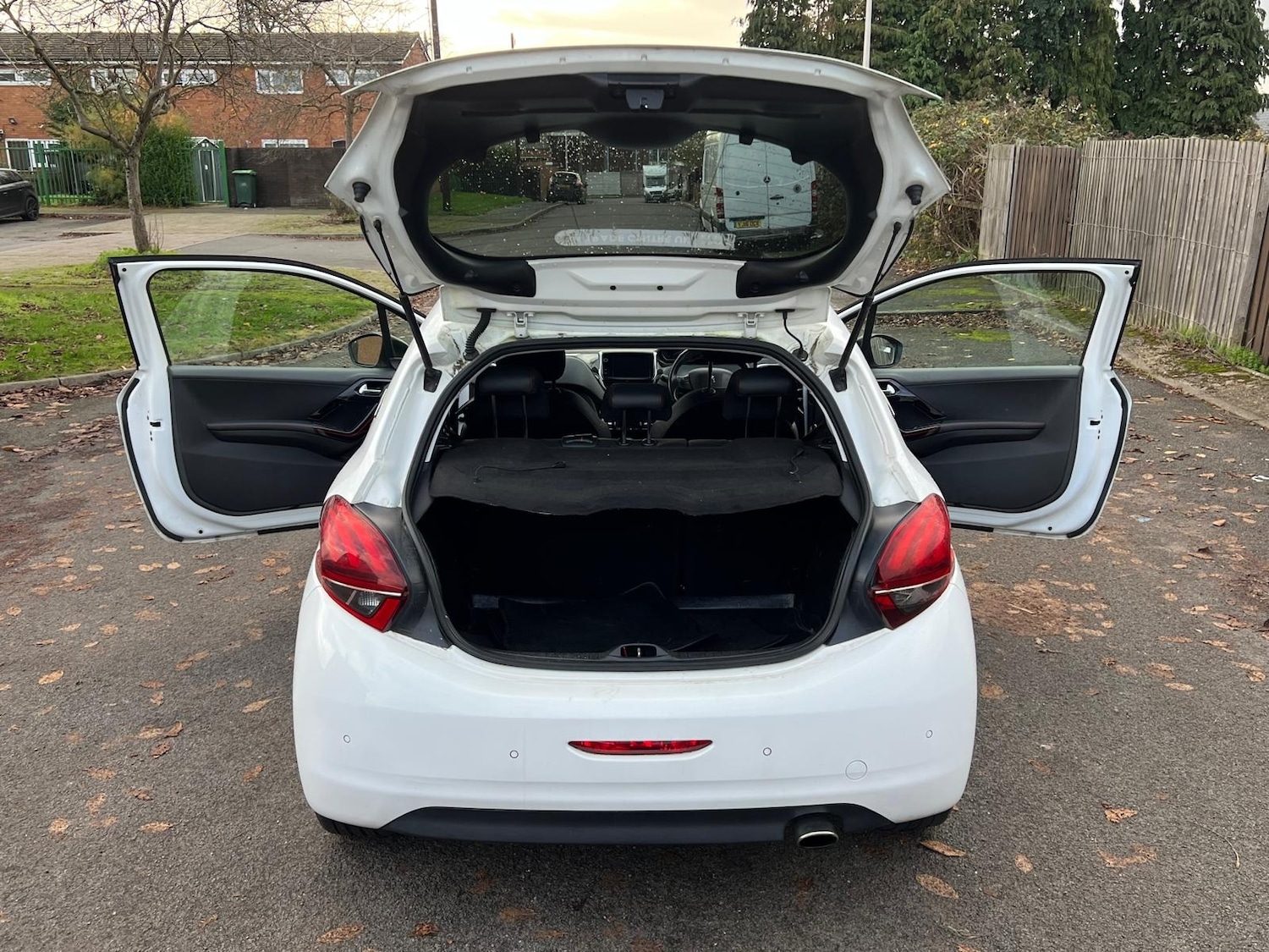 Used Peugeot 208 2016 for sale - 76574220: Photo 22