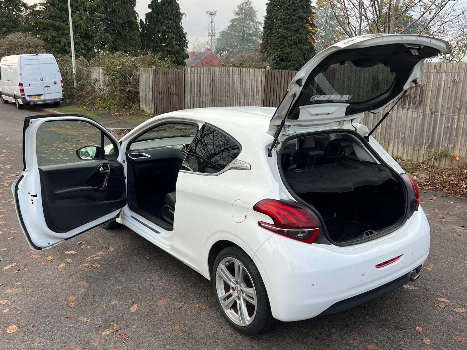 Used Peugeot 208 2016 for sale - 76574220: Photo 24