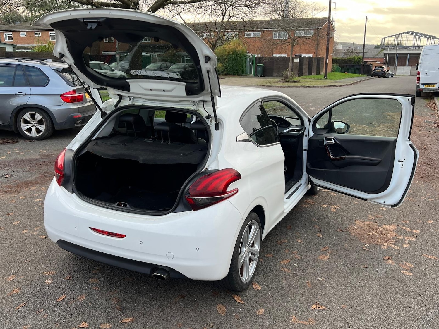 Used Peugeot 208 2016 for sale - 76574220: Photo 27