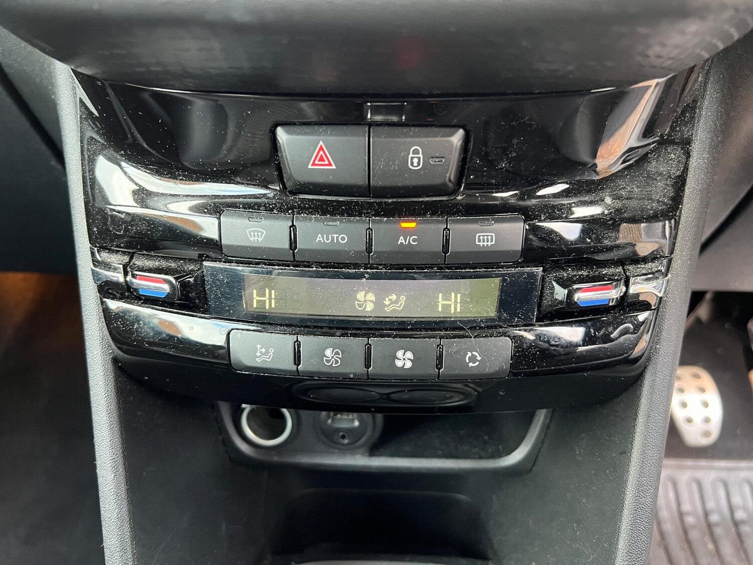 Used Peugeot 208 2016 for sale - 76574220: Photo 30