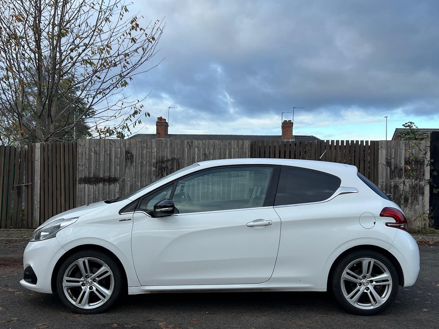 Used Peugeot 208 2016 for sale - 76574220: Photo 8