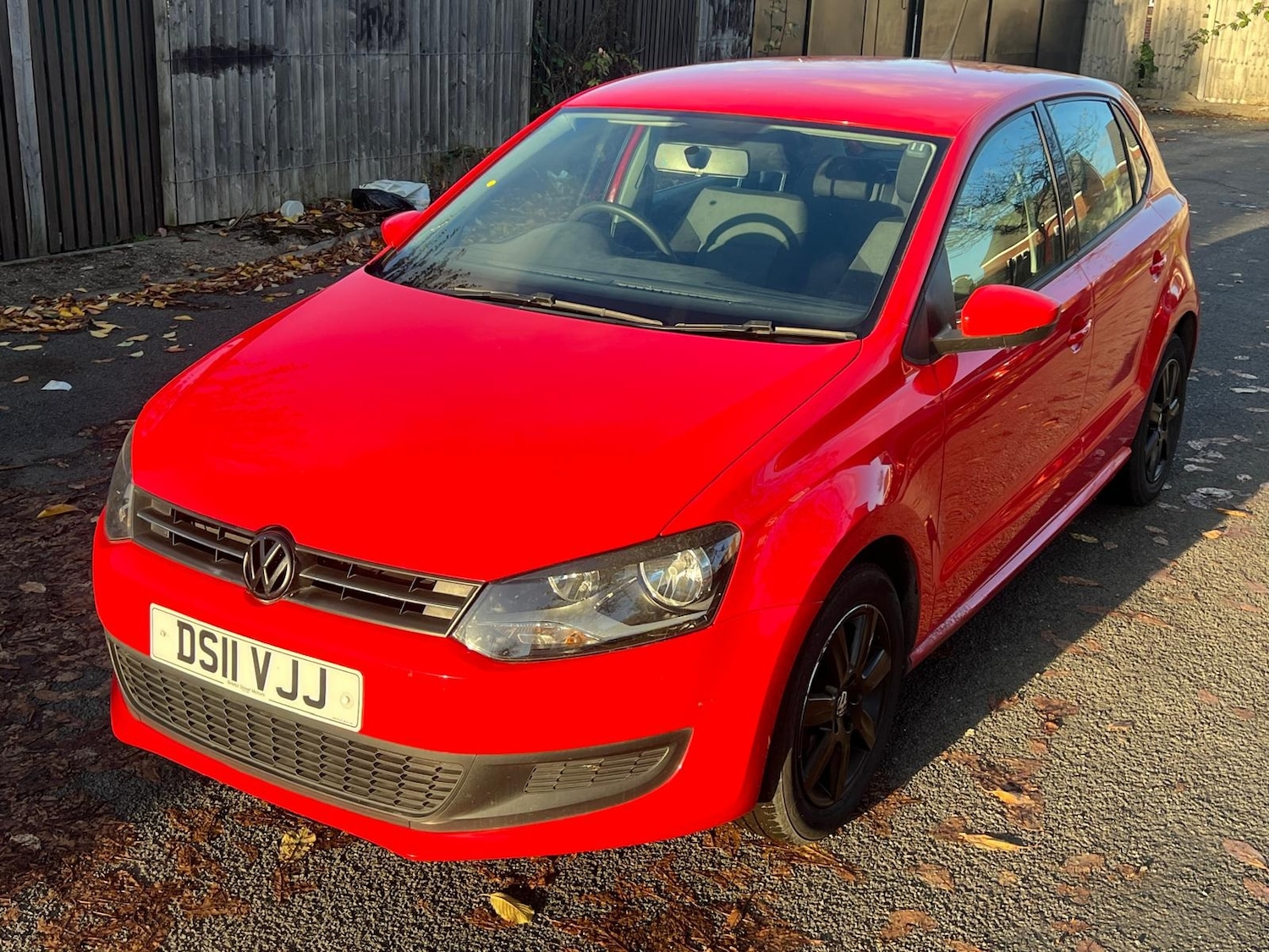 Used Volkswagen Polo 2011 for sale - 76371768: Photo 2