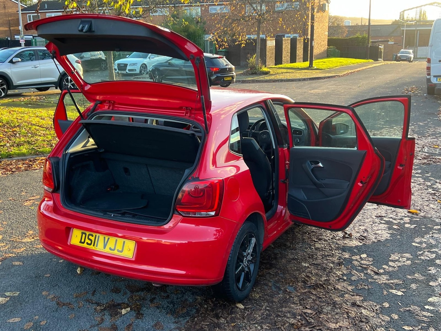 Used Volkswagen Polo 2011 for sale - 76371768: Photo 29