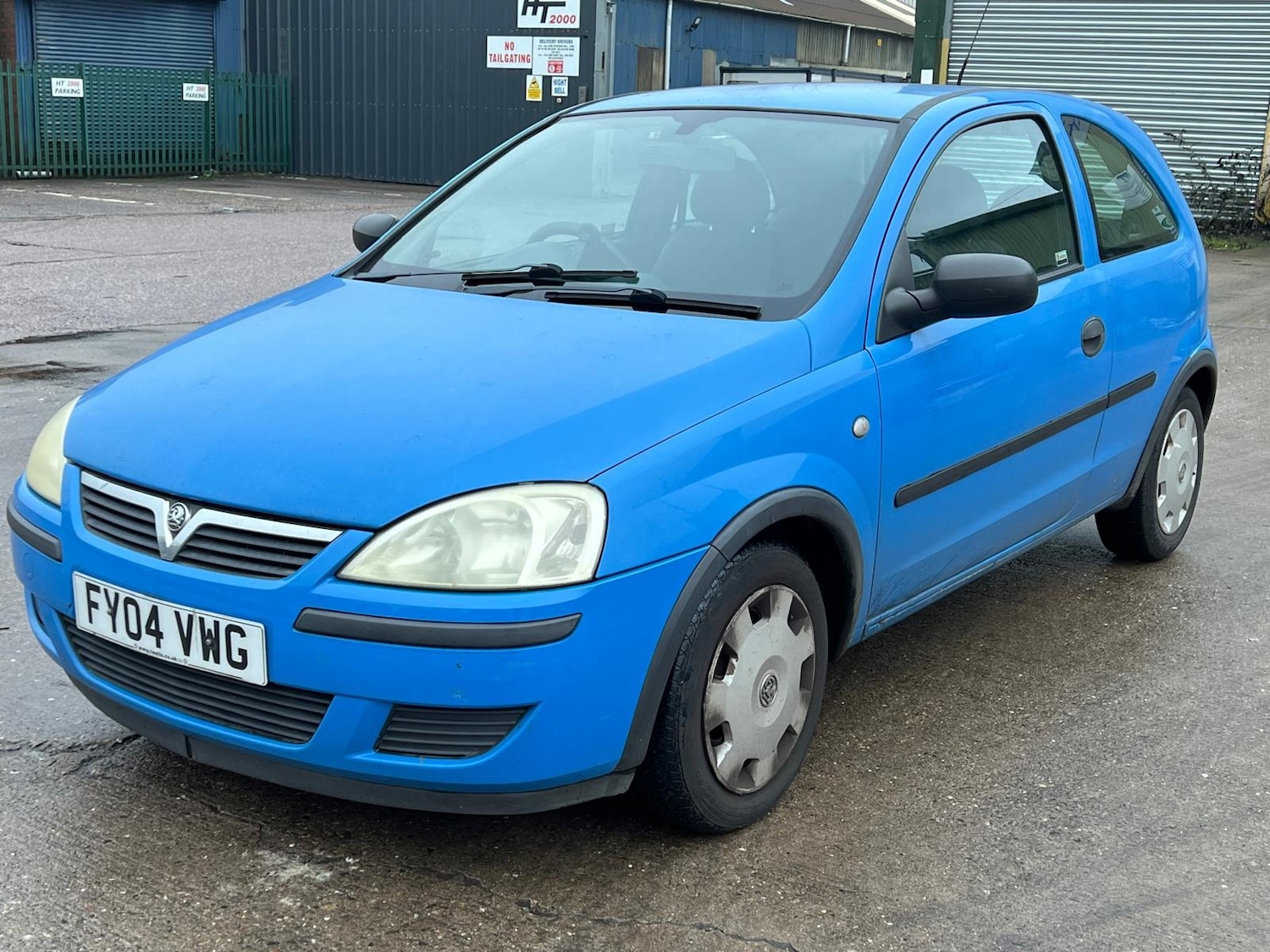 Used Vauxhall Corsa 2004 for sale - 77041039: Photo 2