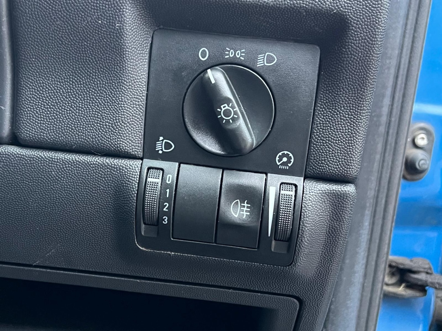 Used Vauxhall Corsa 2004 for sale - 77041039: Photo 21