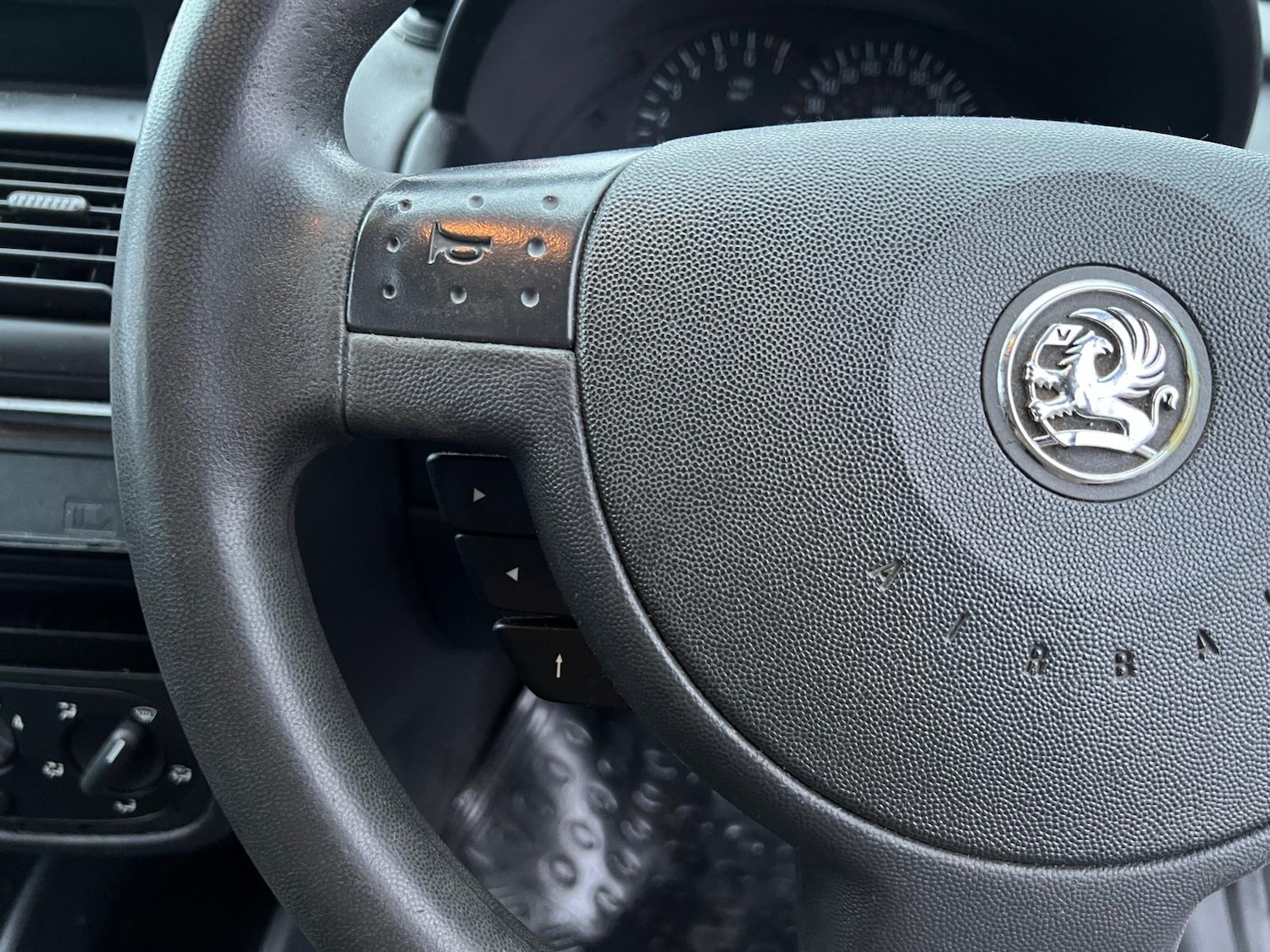 Used Vauxhall Corsa 2004 for sale - 77041039: Photo 23