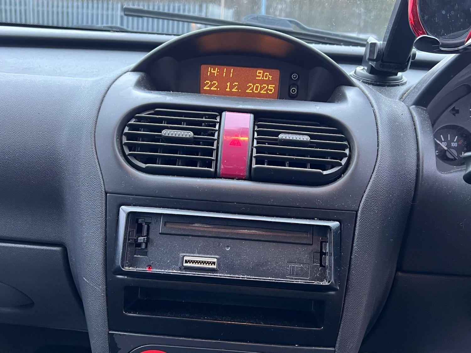 Used Vauxhall Corsa 2004 for sale - 77041039: Photo 27