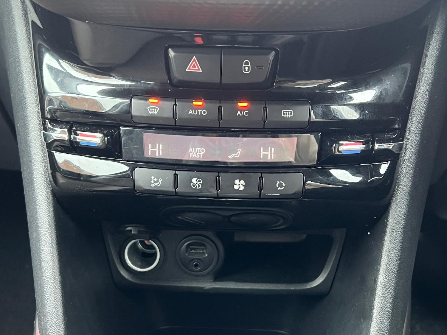 Used Peugeot 2008 2013 for sale - 76583449: Photo 29