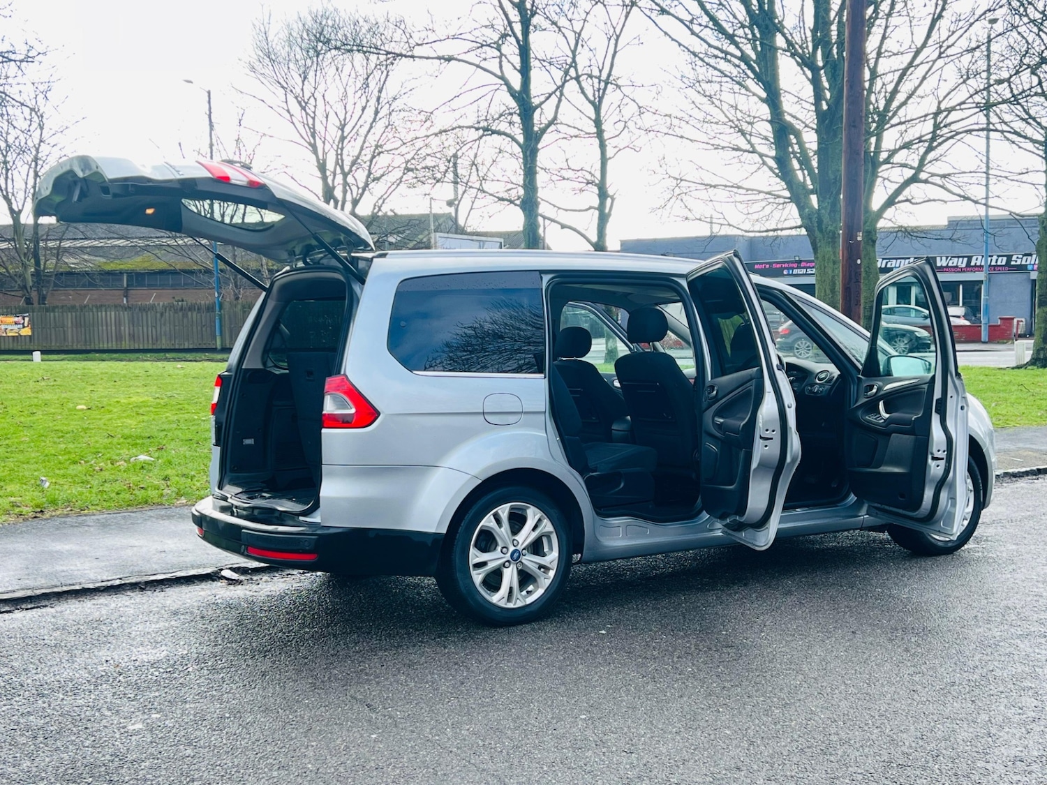 Used Ford Galaxy 2013 for sale - 77332356: Photo 24