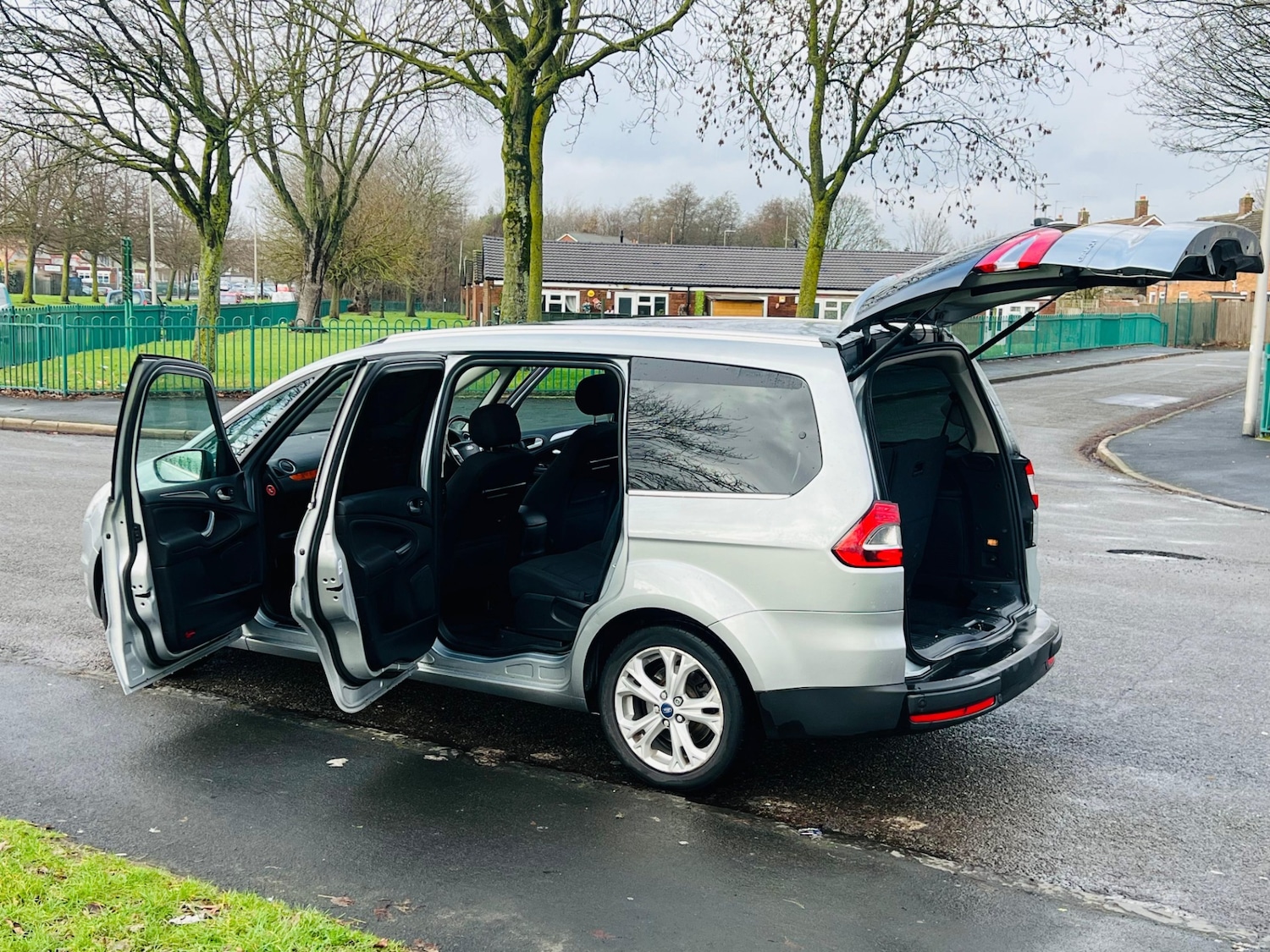 Used Ford Galaxy 2013 for sale - 77332356: Photo 31