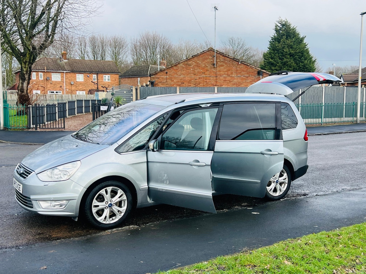 Used Ford Galaxy 2013 for sale - 77332356: Photo 32