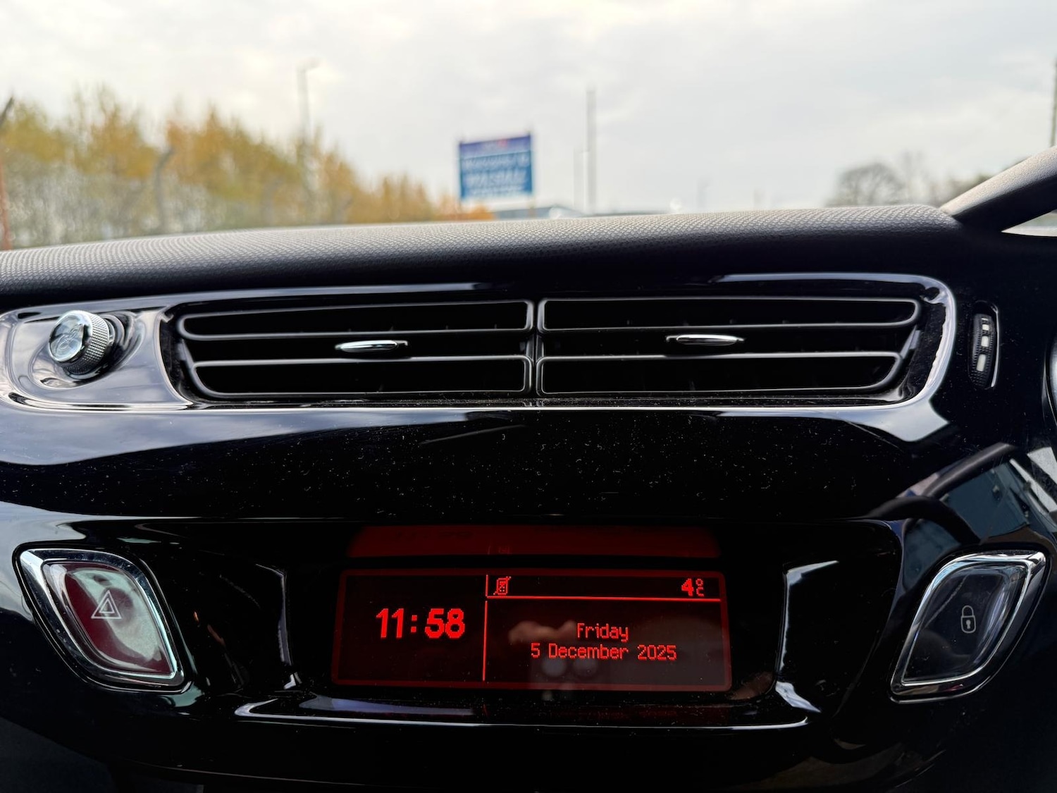 Used Citroen DS3 2015 for sale - 76772281: Photo 31