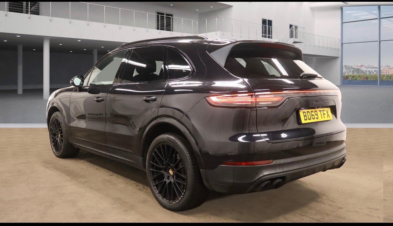 Used Porsche Cayenne 2019 for sale - 78132214: Photo 2