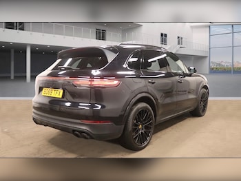 Used Porsche Cayenne 2019 for sale - 78132214: Photo