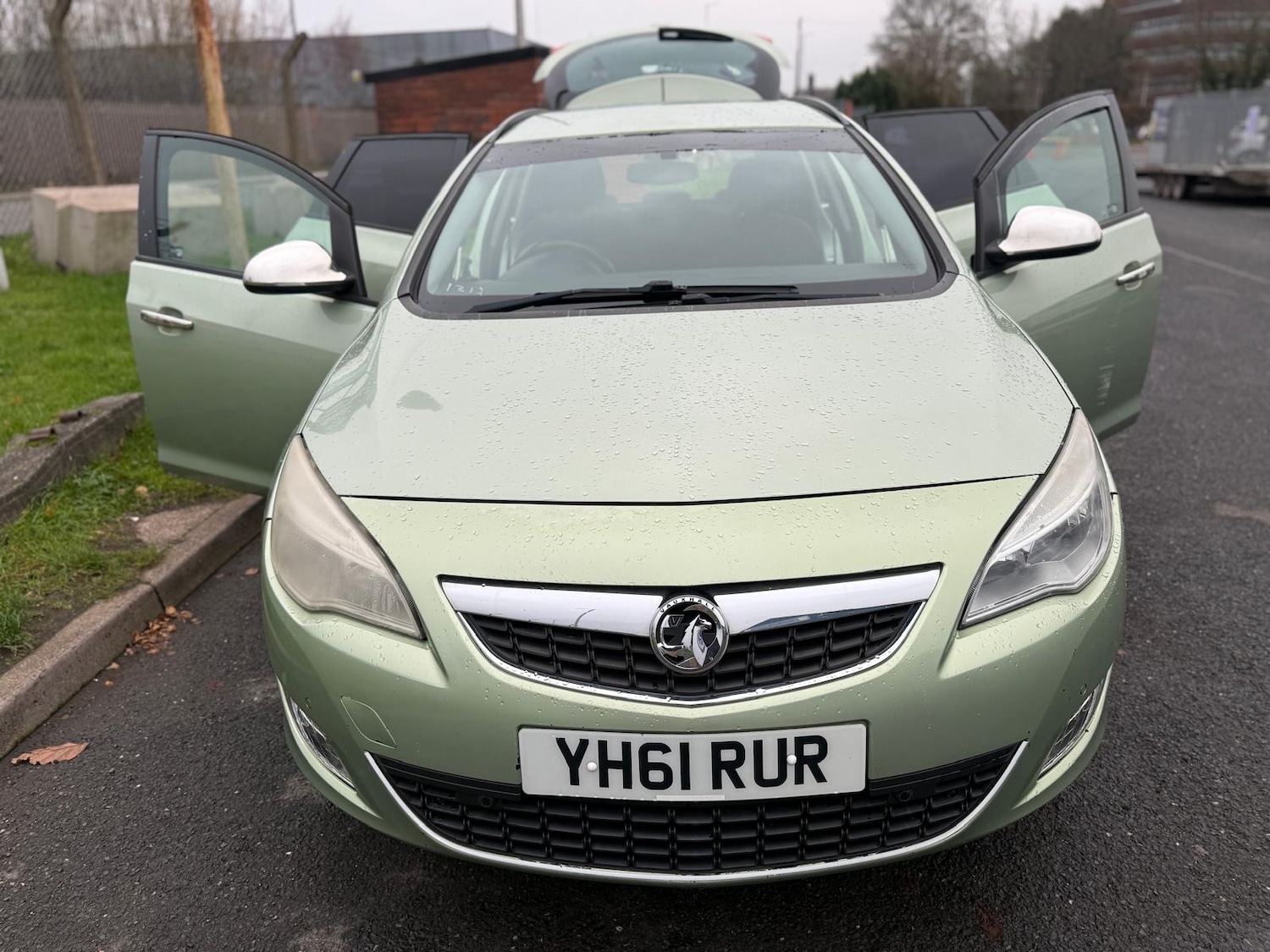 Used Vauxhall Astra 2011 for sale - 77060552: Photo 17