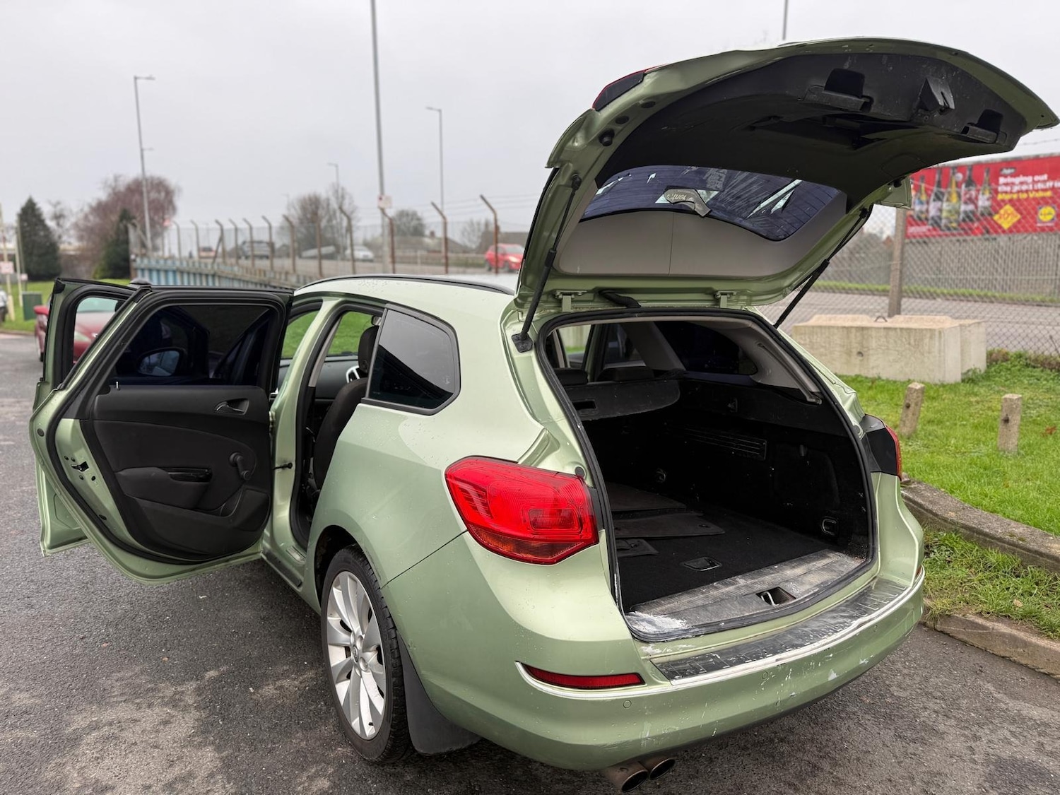 Used Vauxhall Astra 2011 for sale - 77060552: Photo 20