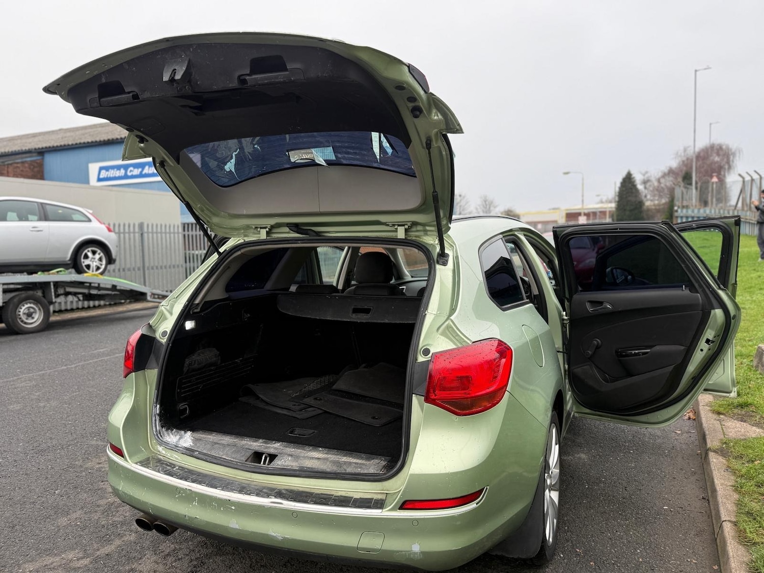 Used Vauxhall Astra 2011 for sale - 77060552: Photo 22