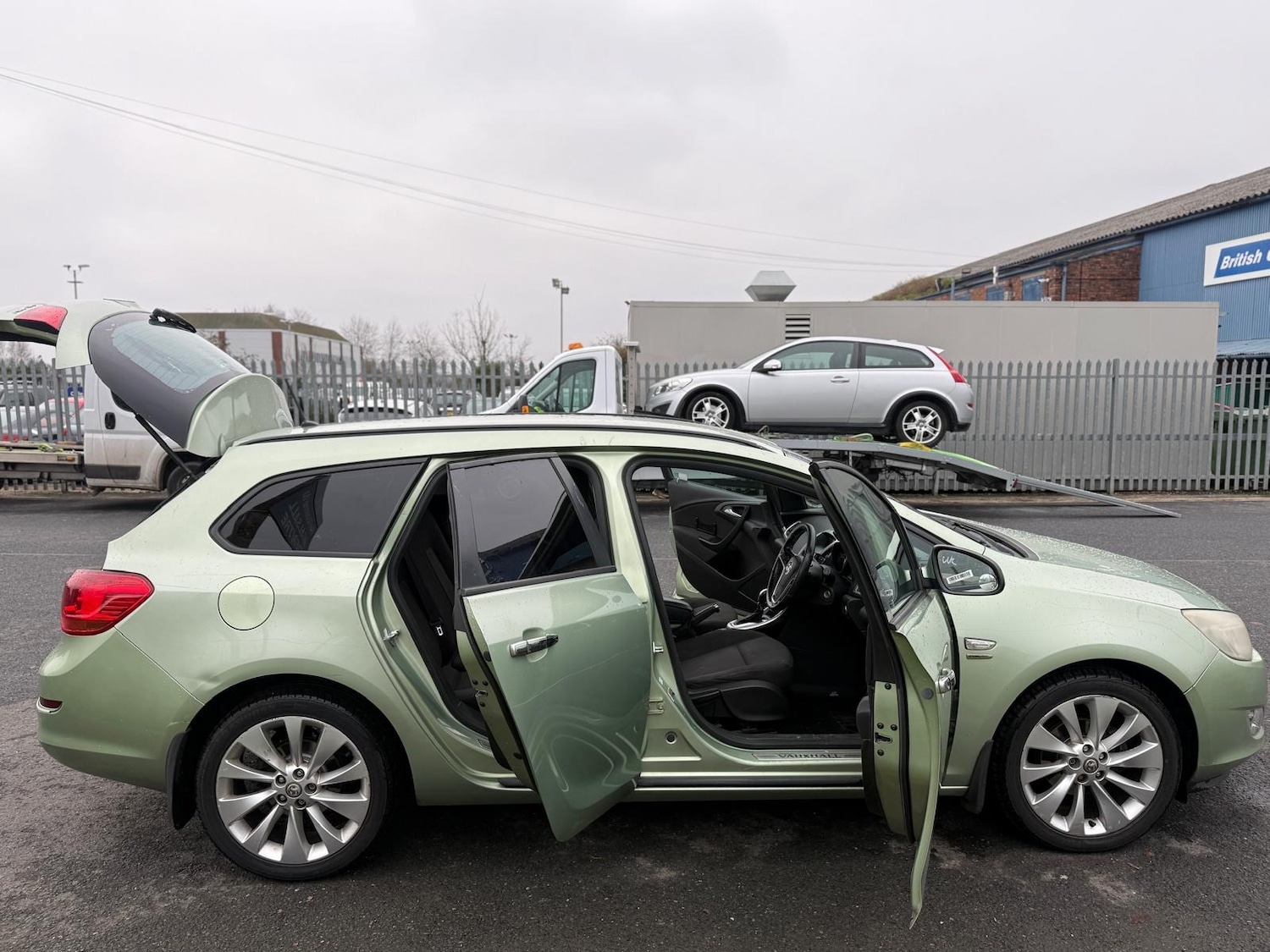 Used Vauxhall Astra 2011 for sale - 77060552: Photo 23
