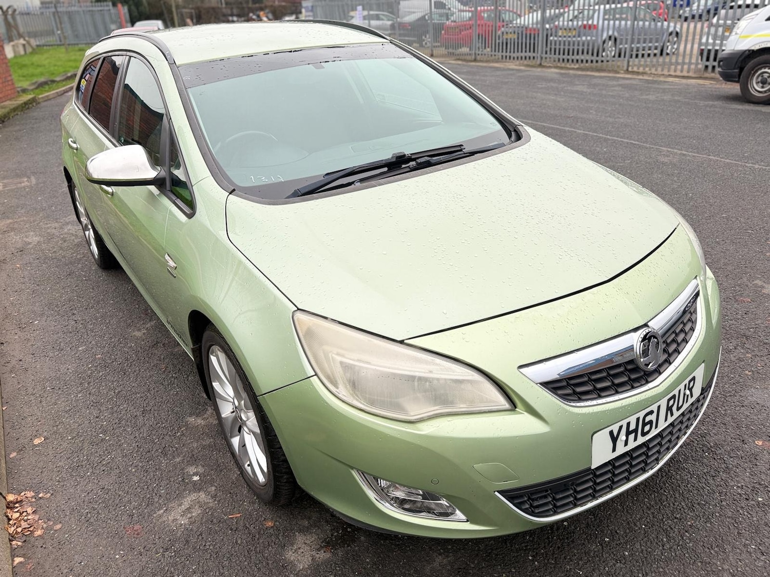 Used Vauxhall Astra 2011 for sale - 77060552: Photo 3