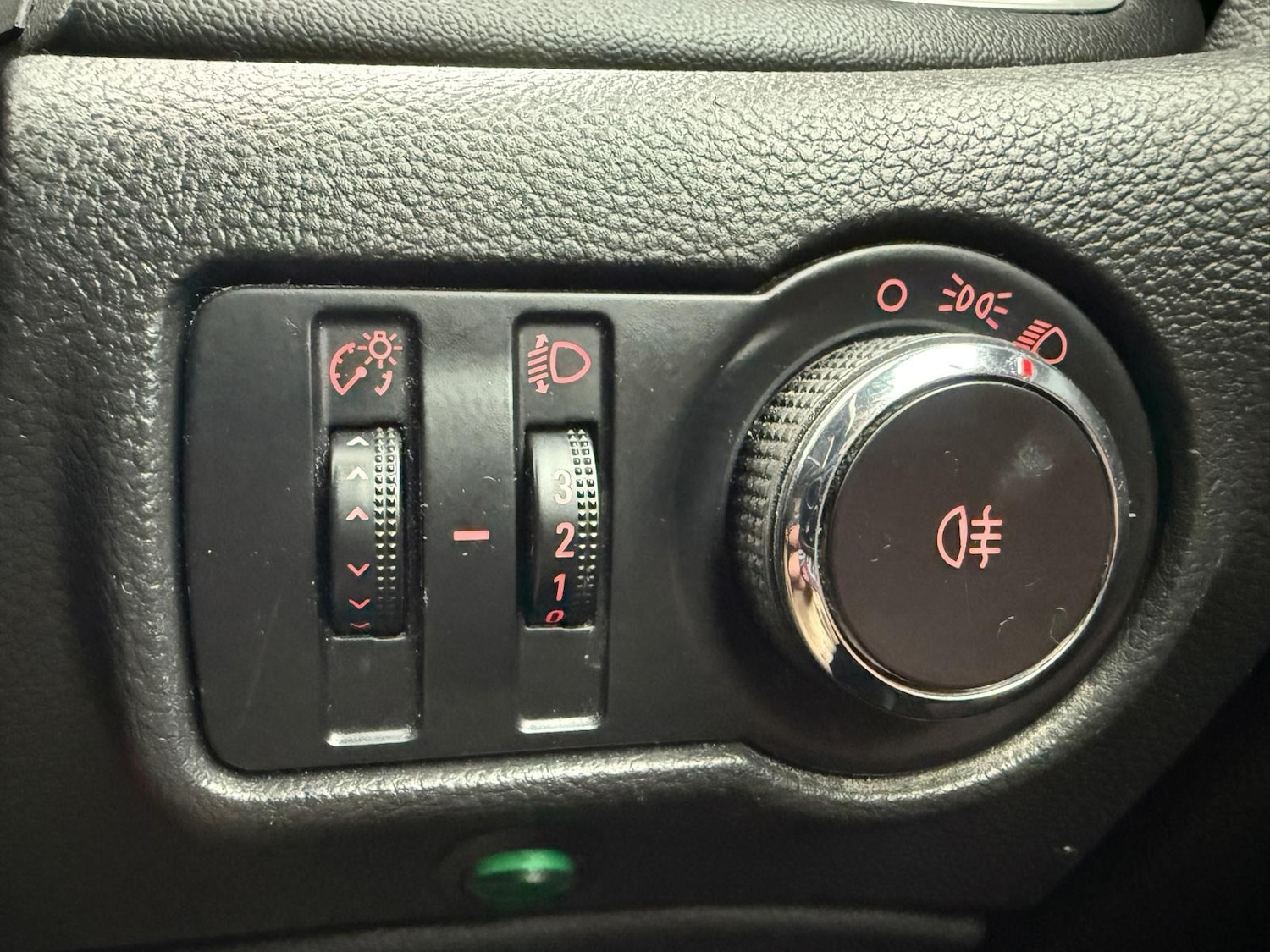 Used Vauxhall Astra 2011 for sale - 77060552: Photo 31