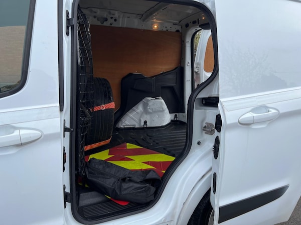 Used Ford Transit Courier 2015 for sale - 76176117: Photo 15