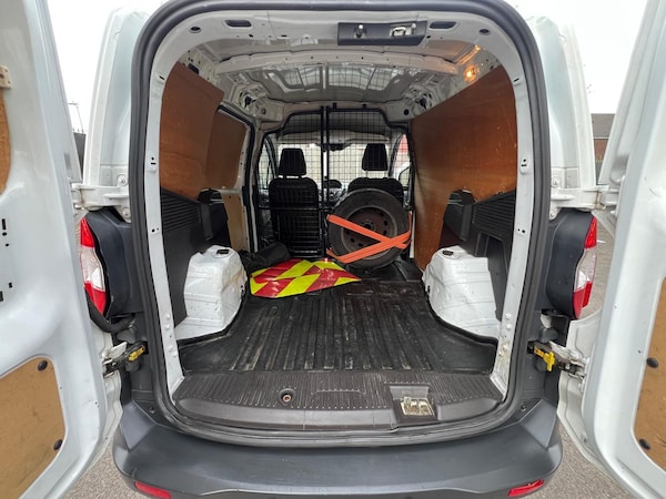 Used Ford Transit Courier 2015 for sale - 76176117: Photo 17